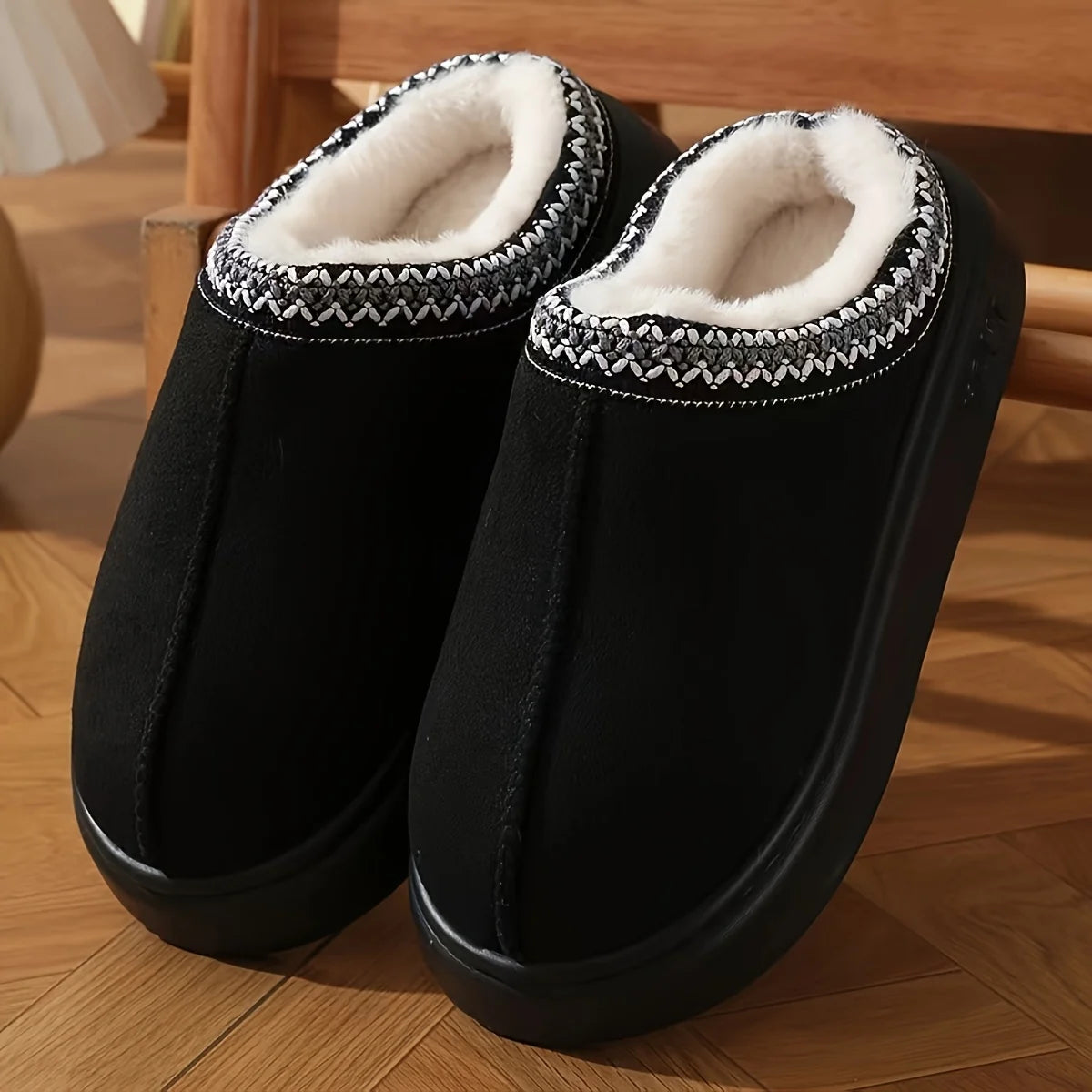Women's Comfort Lined Slippers Soft Sole Winter Warm Indoor Outdoor Shoes Elegant Couple Slippers 