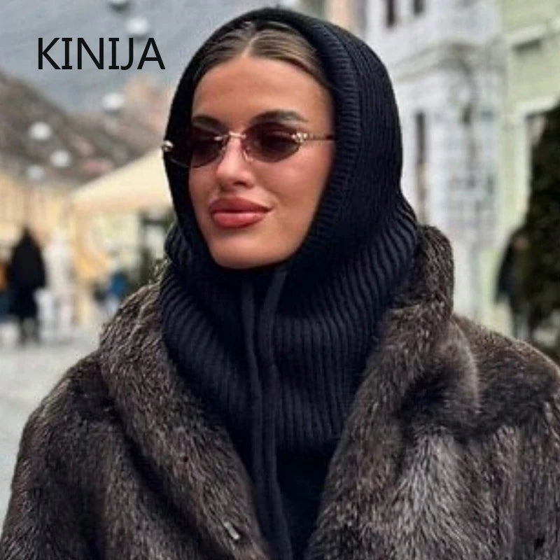 Knitted women's afoule