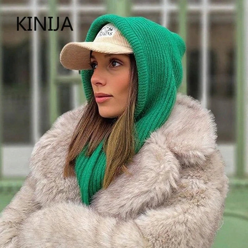 Knitted women's afoule