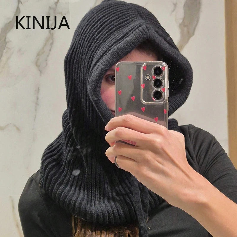 Knitted women's afoule